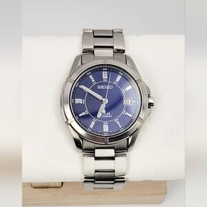 Seiko Solar Titanium V145-0AX0 Men’s Watch — Blue Textured Dial